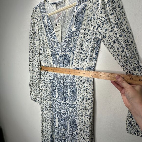 Stradivarius Off White & Blue Floral Paisley Print Long Sleeve V-Neck Maxi Dress - Picture 15 of 16